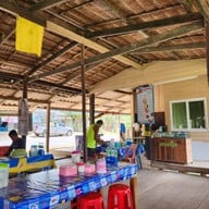 บรรยากาศ ร้านก๋วยเตี๋ยวท่าเรือป้าติ๊ด