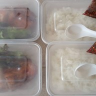 หมูปิ้งโบราณ แม่สมบูรณ์ ข้าวเหนียวหมูปิ้ง แม่สมบูรณ์