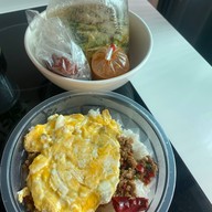 เด็กเส้น สุกี้ ก๋วยเตี๋ยวคั่ว อาหารตามสั่ง