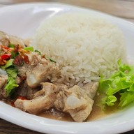 ก๋วยจั๊บญวนสวนลุงหมี ตะเคียนเตี้ย