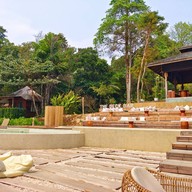 บรรยากาศ The Deck Bar