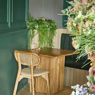 เฟื่องฟ้า คาเฟ่