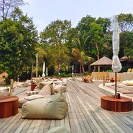 บรรยากาศ The Deck Bar