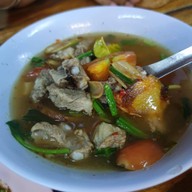 ลาบอุบล4 (ป้าแดง)