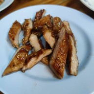 ลาบอุบล4 (ป้าแดง)