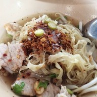 ก๋วยเตี๋ยวหมูต้มยำโบราณ ‘นายทองสุข’