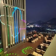 บรรยากาศ Atara Sky Bar & Bistro