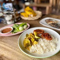 เมนูของร้าน เจ้าพระยา-ตาปี ข้าวแกงปักษ์ใต้