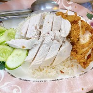 สายไหม ข้าวมันไก่ตอน ลาดปลาเค้า ซ.3