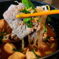 ก๋วยเตี๋ยว ป้าแต๊กจัดให้ เพลินจิต