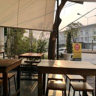 บรรยากาศ ร้านมันส์ไก่ มทส.ประตู 1