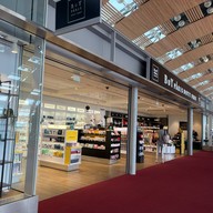 บรรยากาศ Paris Charles De Gaulle Airport