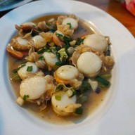 Monkey Mountain & Restaurant