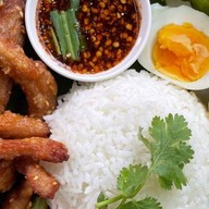 ปังปัง ส้มตำถูกปาก (หลังบ้านพักรถไฟซอย4)