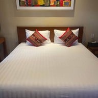 อุทัยริเวอร์เลค รีสอร์ต