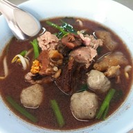 เมนูของร้าน ก๋วยเตี๋ยวเพิ่มพูน ซอยโชคชัยร่วมมิตร 1
