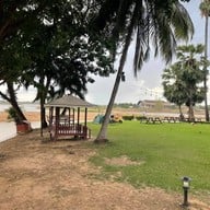 อุทัยริเวอร์เลค รีสอร์ต