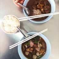 เมนูของร้าน ก๋วยเตี๋ยวเพิ่มพูน ซอยโชคชัยร่วมมิตร 1