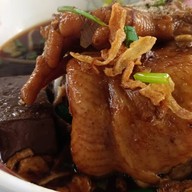 เย็นตาโฟรสเด็ด ต้มเลือดหมูพระนครก๋วยเตี๋ยวหมูน้ำตก สาขาดั้งเดิม