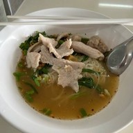 เมนูของร้าน มาลีก๋วยเตี๋ยวต้มยำสุโขทัย