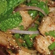 ยำแซ่บ หมูย่าง ไส้