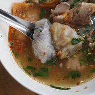 ก๋วยเตี๋ยวปากหม้อ บ้านอุ๊ย