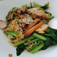 เจ๊จู บะหมี่ไข่แท้ไก่ตุ๋น