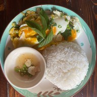 เมนูของร้าน ไข่กระทะ ผัดกะเพรา (Ronin food house)