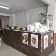 เจ๊รวยก๋วยเตี๋ยวไก่ตุ๋น-หมูตุ๋น