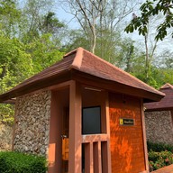 น้ำพุร้อนโป่งกระทิง