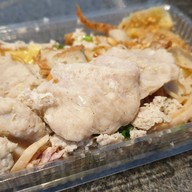 เมนูของร้าน เตี๋ยวเกี๊ยวระเบิด ลาดกระบัง