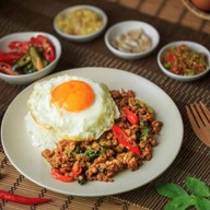 ( เลียชาม ) อาหารตามสั่ง