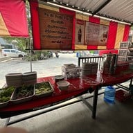 ข้าวหมูทอดโอชา รามคำแหง หัวหมาก21