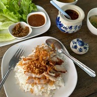 ข้าวหมูทอดโอชา รามคำแหง หัวหมาก21