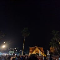 บรรยากาศ ถนนคนเดินหน้าวัดภูมินทร์