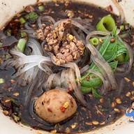 ป.ประทีบ ก๋วยเตี๋ยวเรือ เกษตร - นวมินทร์