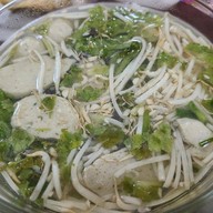 รสดี ก๋วยเตี๋ยวปลา หน้า รร.จีน