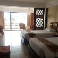 โรงแรมเมธาวลัย ชะอำ