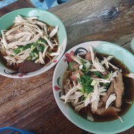 เมนูของร้าน ก๋วยเตี๋ยวไก่ตุ๋นฮ่องกง สาขา1ประชาสงเคราะห์31