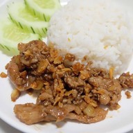 กะเพราหลังบ้าน จี๊ดสุดจัดปลัดบอก&ไข่ข้นรสเด็ด 1