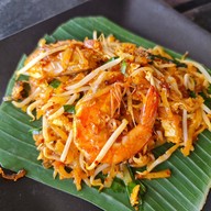 ผัดไทยกระทะเหล็ก