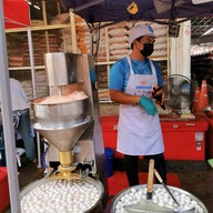 บรรยากาศ ปั้นสดลูกชิ้น เฮงจัง