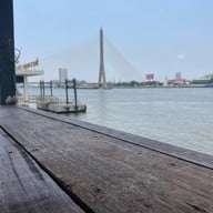 บรรยากาศ ก๋วยเตี๋ยวเรือริมน้ำ วัดเทวราชกุญชร