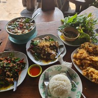 บ้านอาหารป่ายอดแก้ว ไก่ดำอินดี้