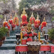 บรรยากาศ แกะสลักพระใหญ่ อู่ทอง สุพรรณบุรี