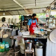 ก๋วยเตี๋ยวหมู สูตรโบราณ ริมคลอง ริมคลองภาษีเจริญศาลเจ้าแม่ทับทิม