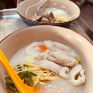 เจ๊จิ๋มอิ่มอร่อยยามเช้า สาขาชะอำ