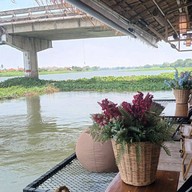 รักษ์น้ำ คาเฟ่ เดลิเวอรี่ นครปฐม