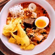 ก๋วยเตี๋ยวหมูต้มยำริมทุ่ง & ขนมจีนปลายนา -