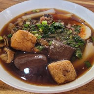 เมนูของร้าน กินจั๊บกันต์ ก๋วยจั๊บน้ำข้น ( สูตรโบราณ )
